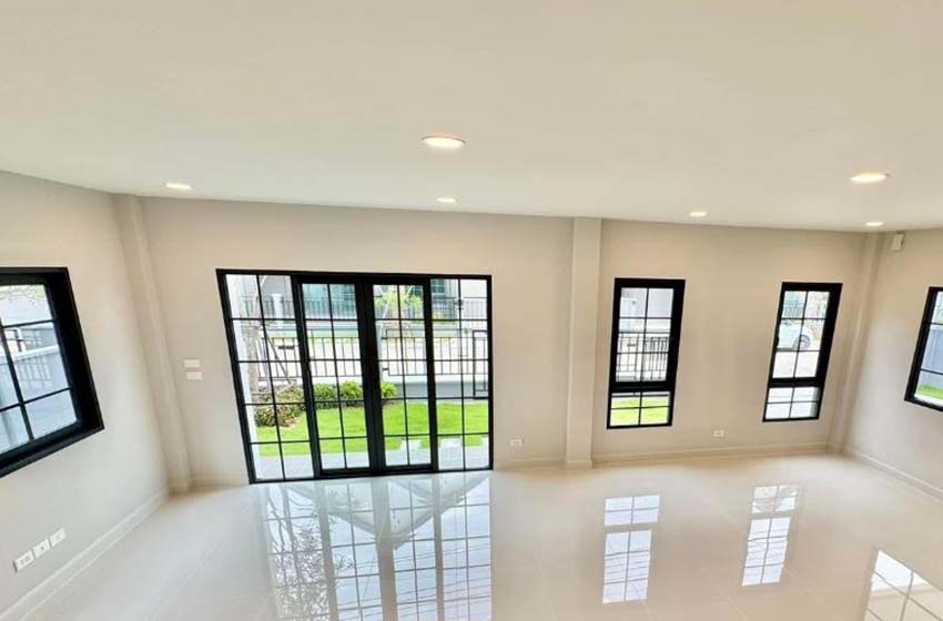 House with Shared Pool in Bangnatrad 